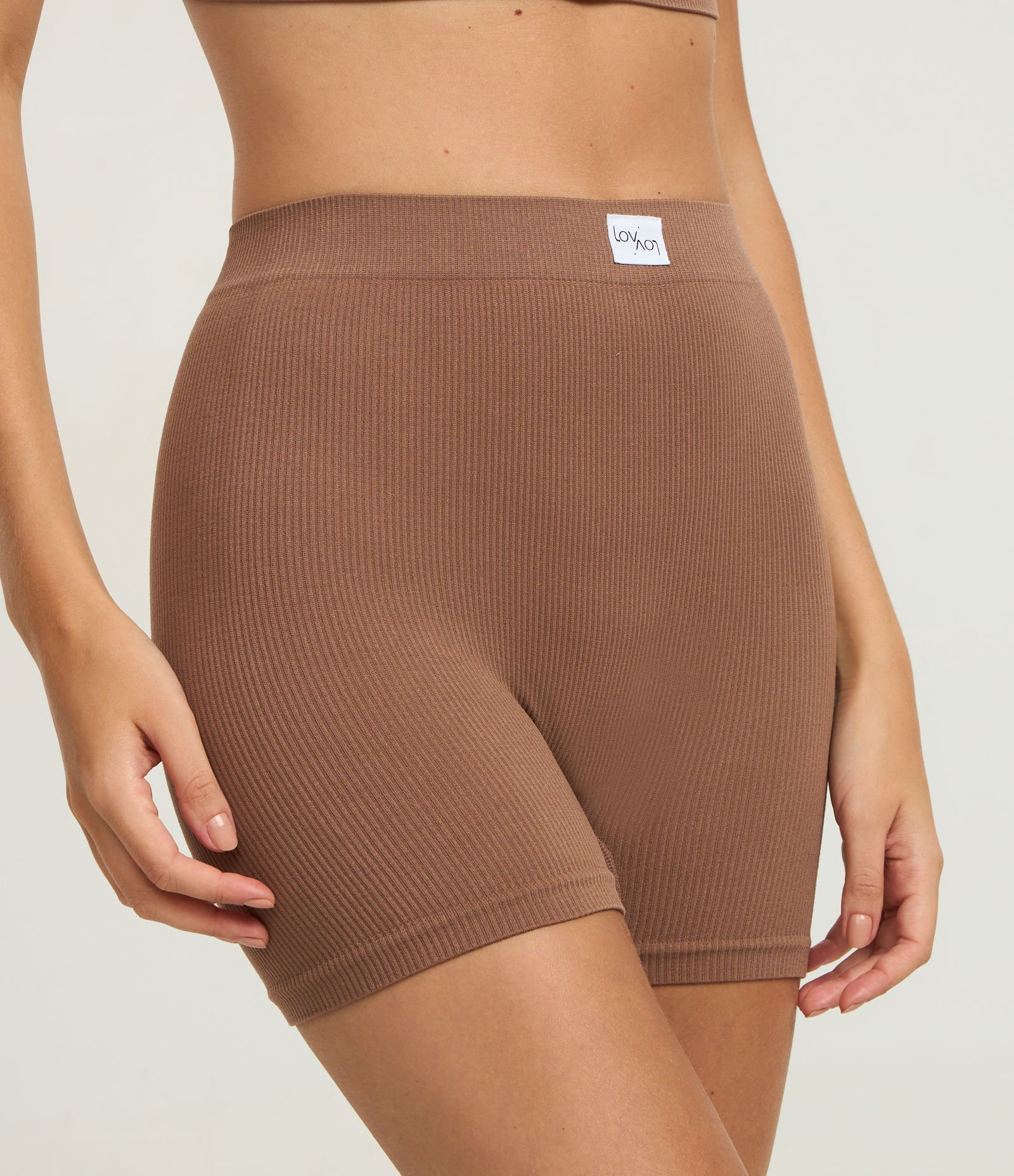 Bermuda Seamless com Textura Canelada Marrom 2