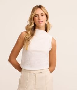 Blusa sem Manga com Gola Alta Cruzada e Textura