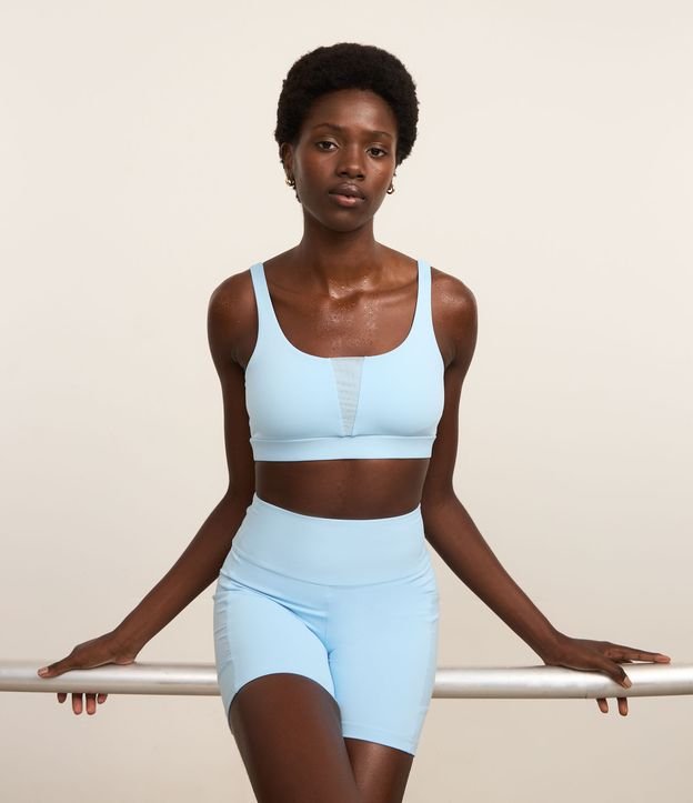 Bermuda Esportiva em Microfibra com Bolsos e Cós em Tule