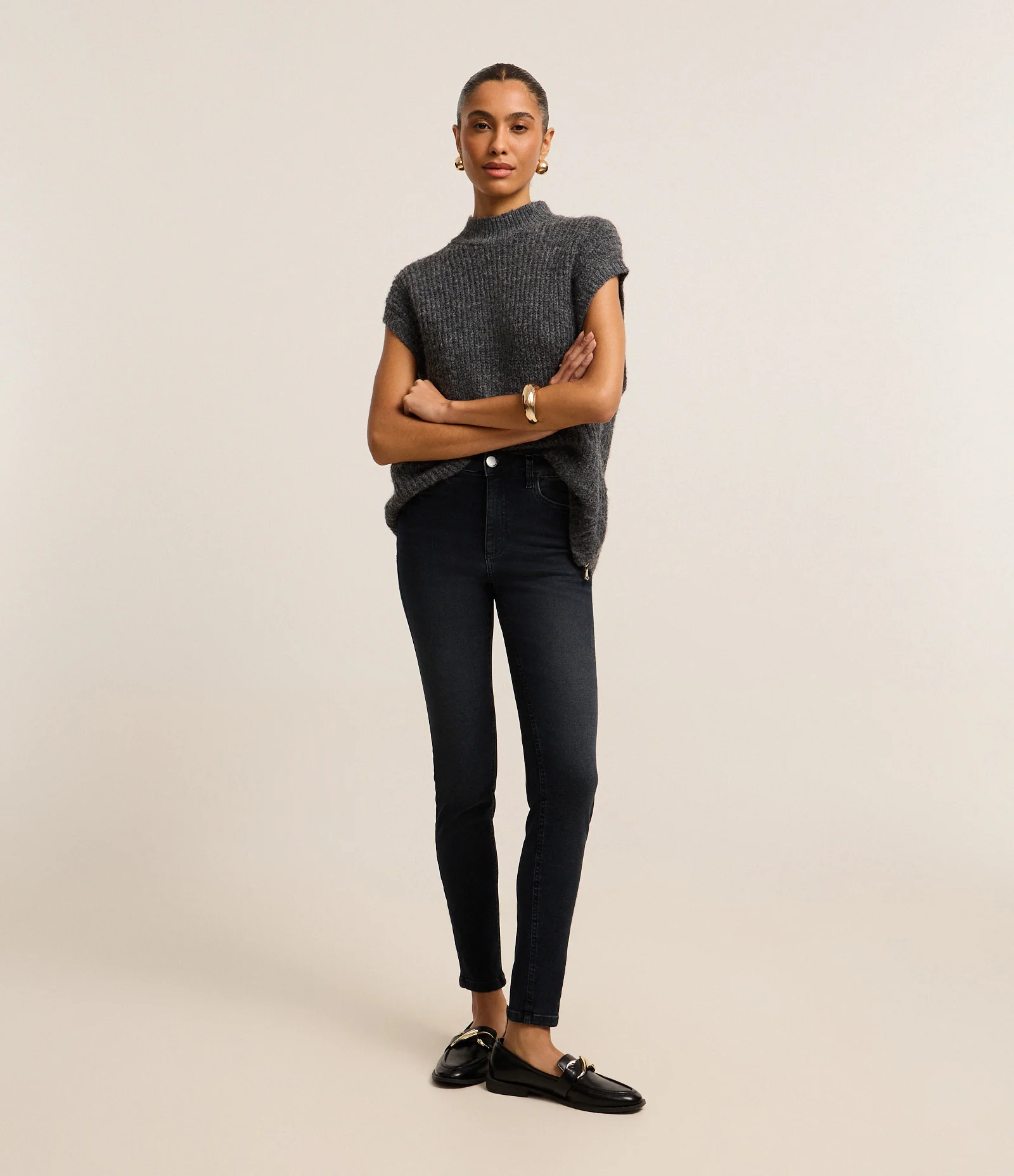 Calça Skinny e Jeans com Elastano e Cintura Média Preto 2
