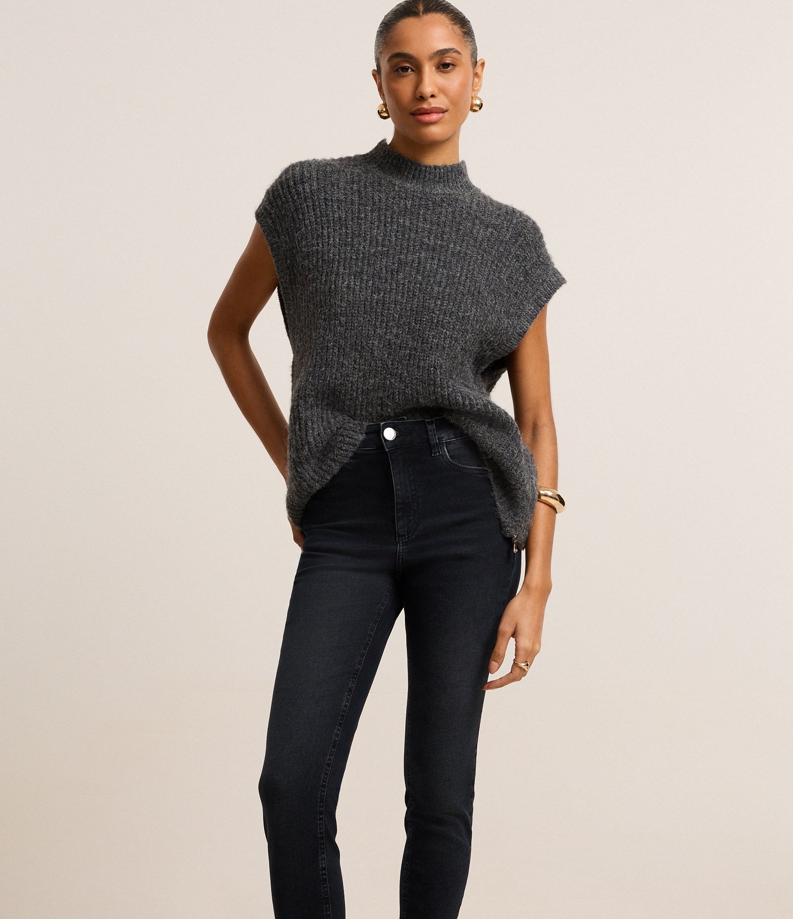 Calça Skinny e Jeans com Elastano e Cintura Média Preto 4