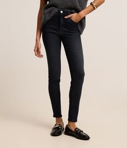 Calça Skinny e Jeans com Elastano e Cintura Média