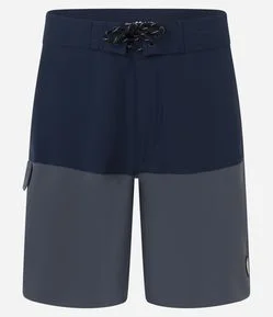 Bermuda de Banho em Microfibra com Recortes e Bolsos