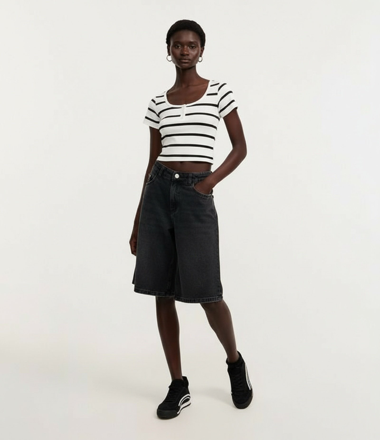 Blusa em Ribana com Decote Quadrado e Estampa de Listras Branco/Preto 8