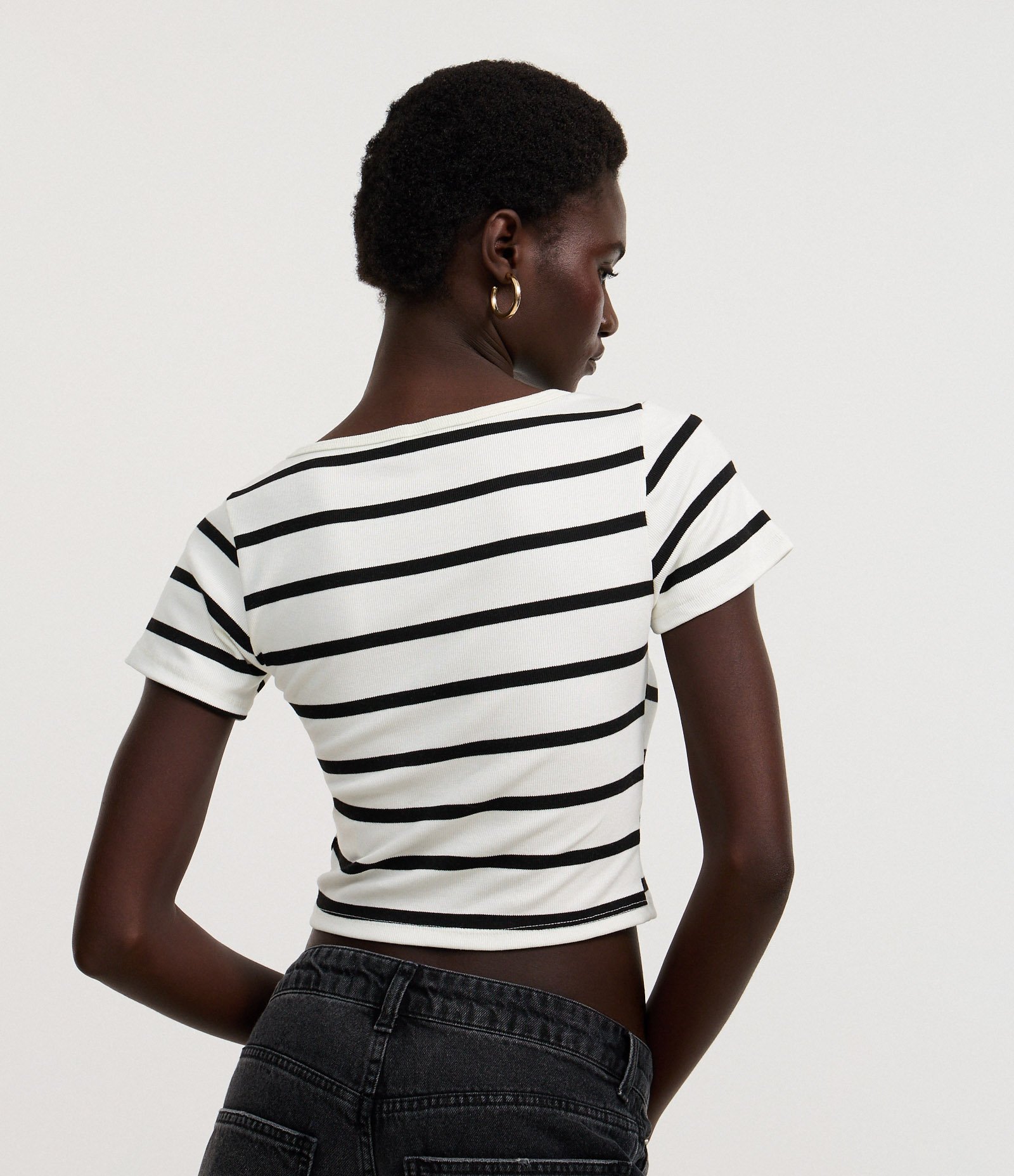 Blusa em Ribana com Decote Quadrado e Estampa de Listras Branco/Preto 4