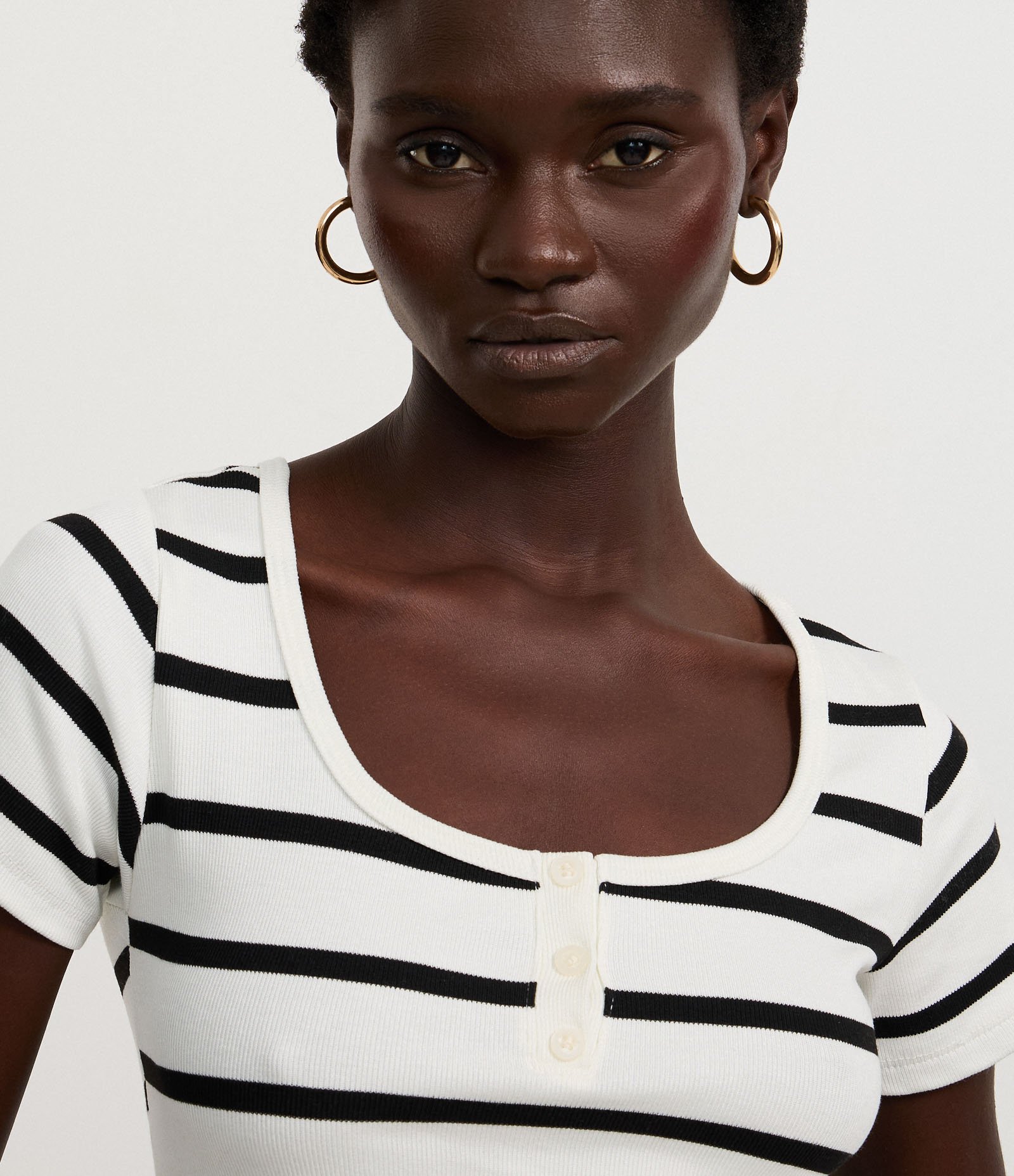 Blusa em Ribana com Decote Quadrado e Estampa de Listras Branco/Preto 6