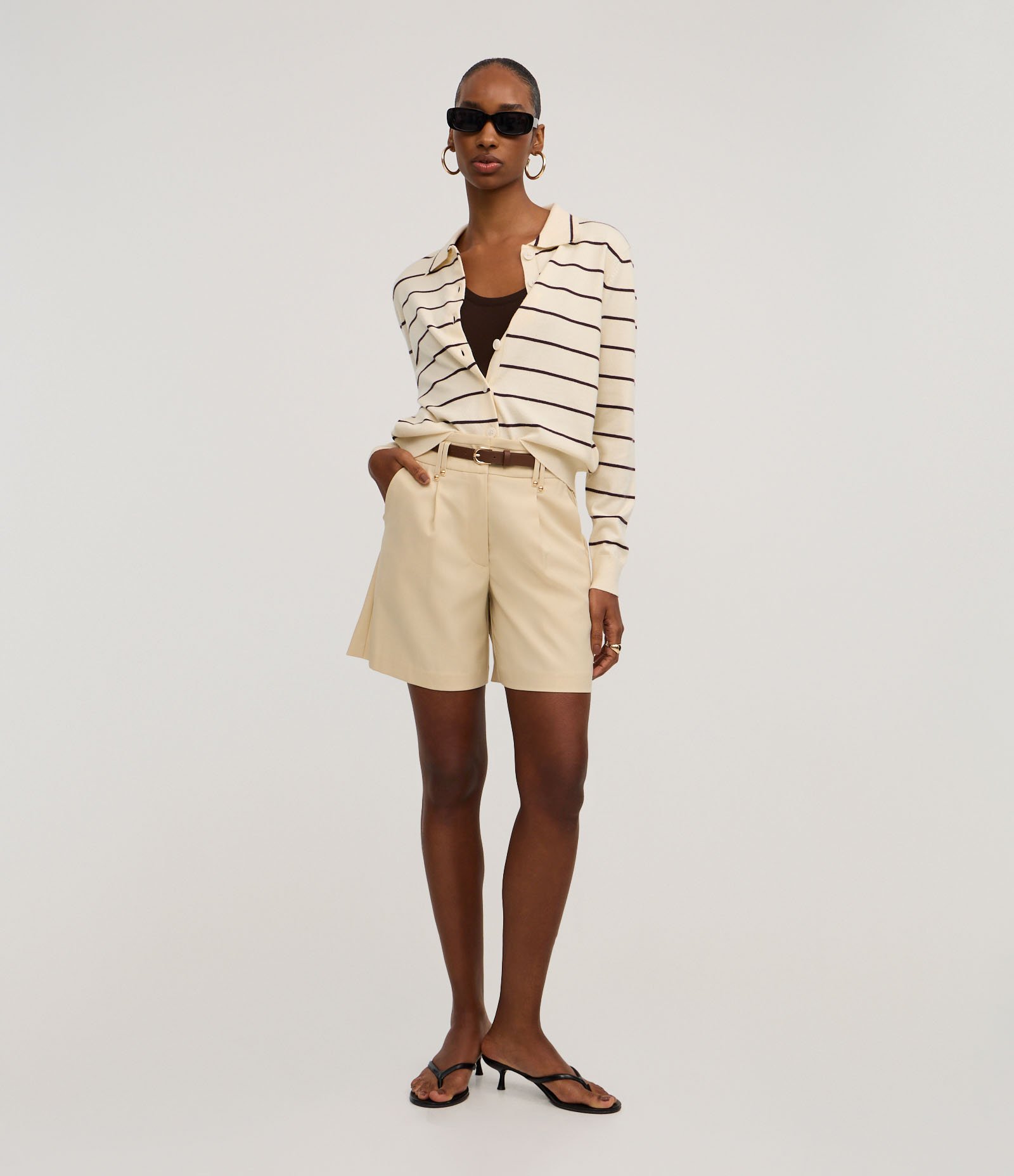 Cardigan Curto em Tricô Listrado com Gola Polo e Botões Off White 2