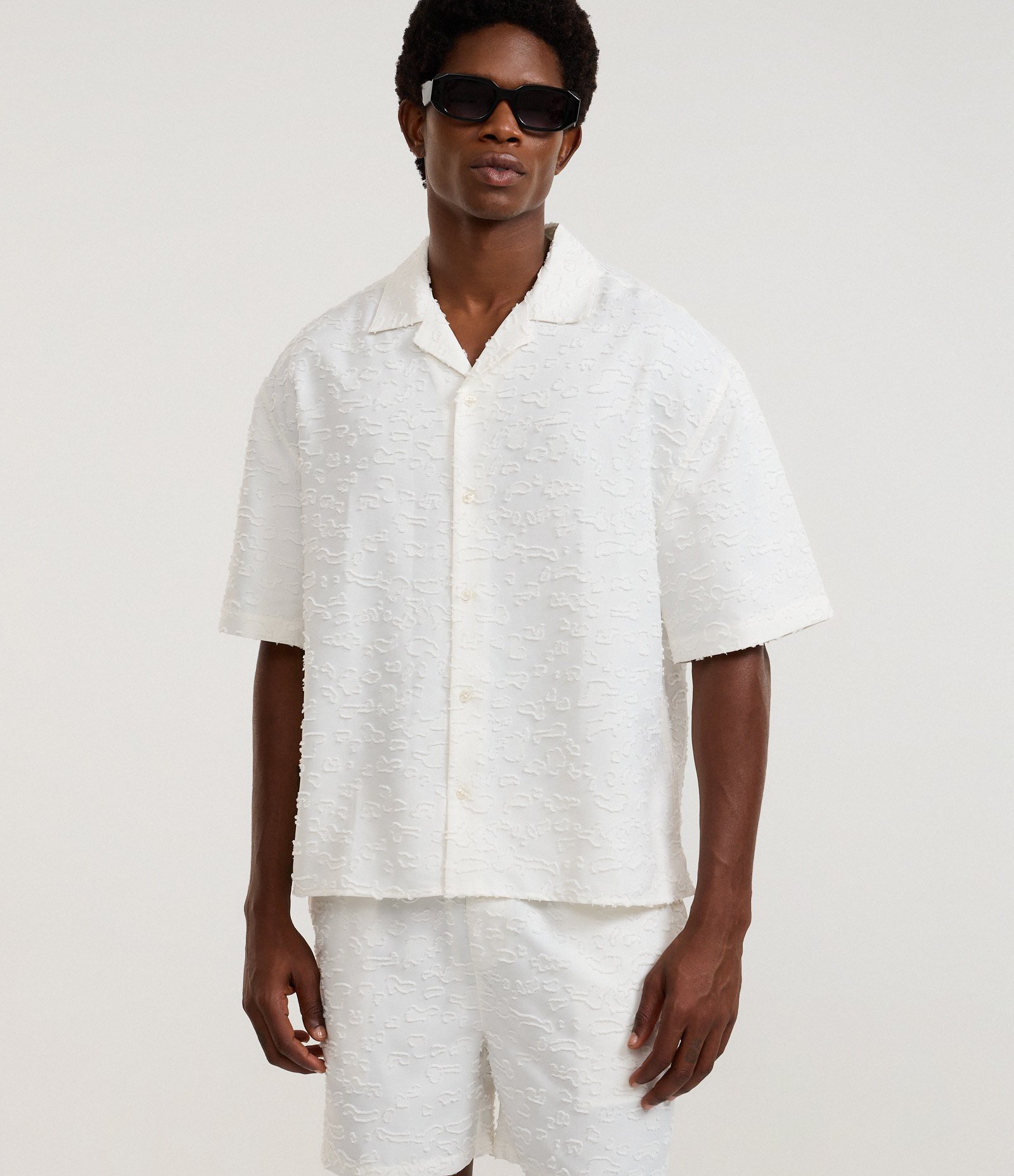 Camisa Boxy com Textura Devoré e Detalhes Navalhados Branco 1