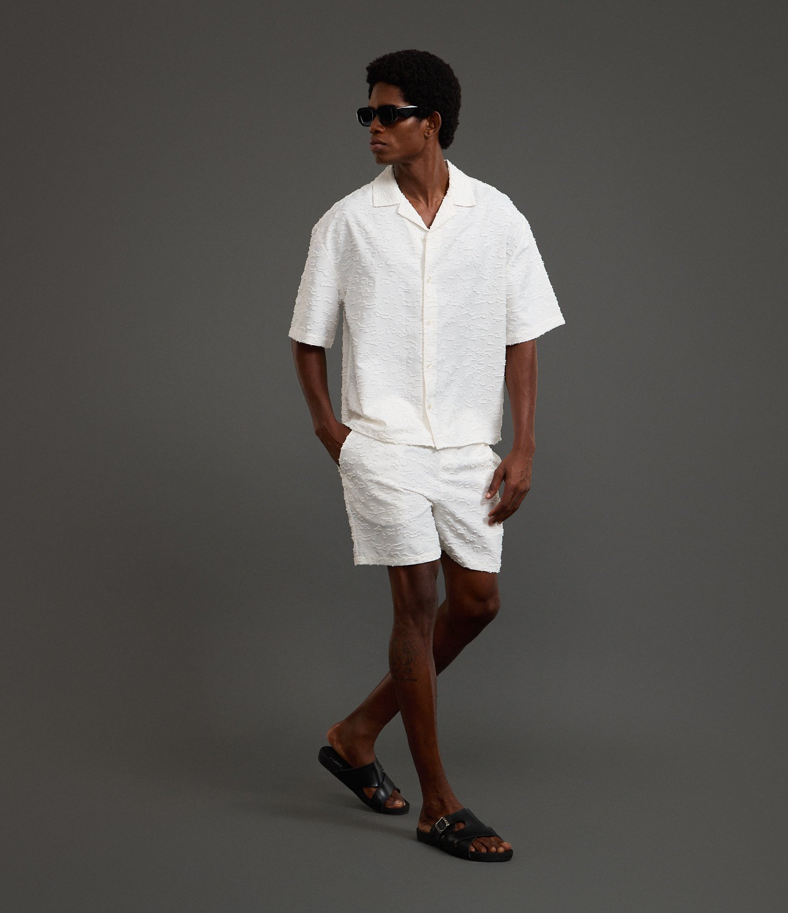 Camisa Boxy com Textura Devoré e Detalhes Navalhados Branco 2