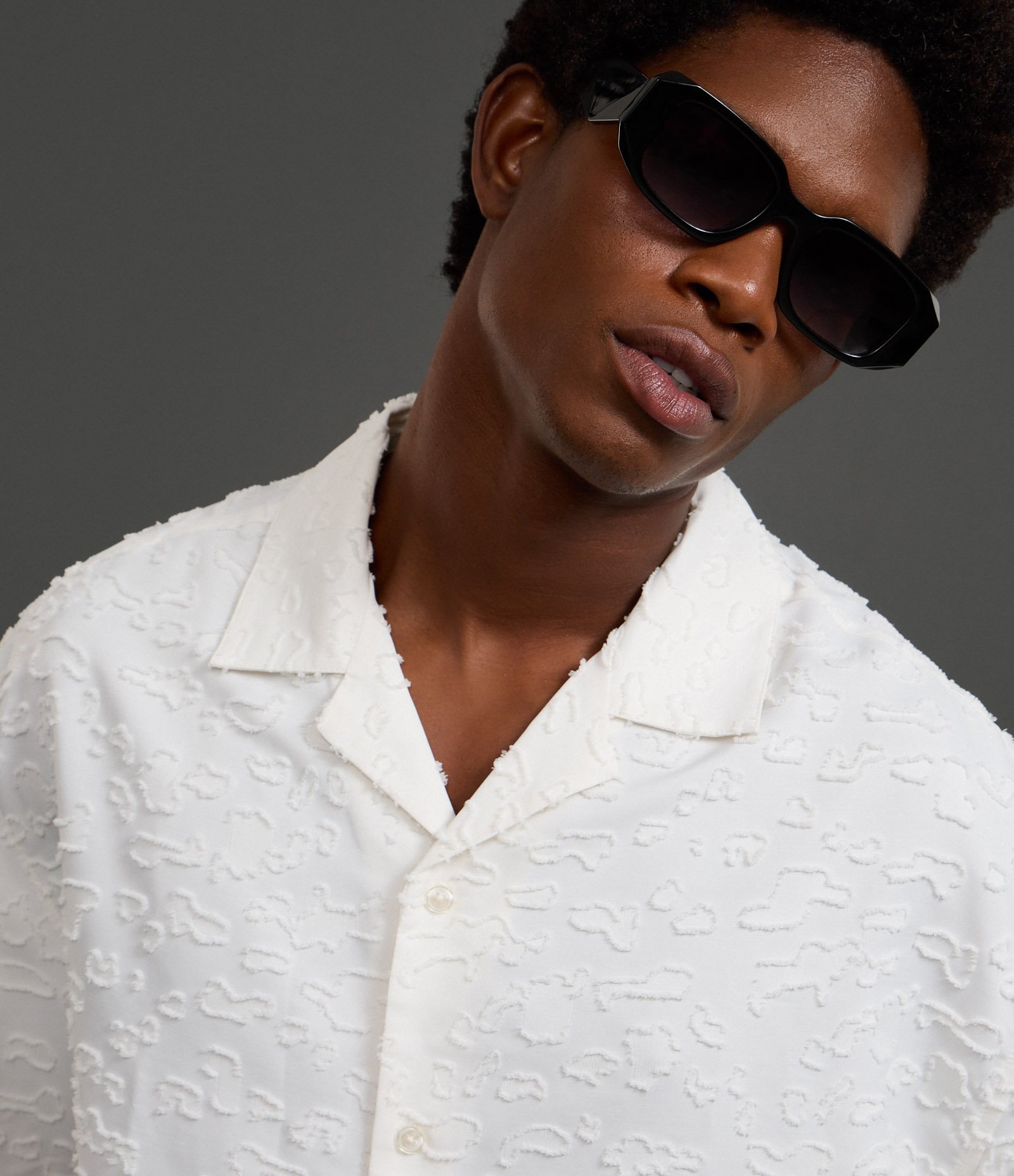 Camisa Boxy com Textura Devoré e Detalhes Navalhados Branco 3