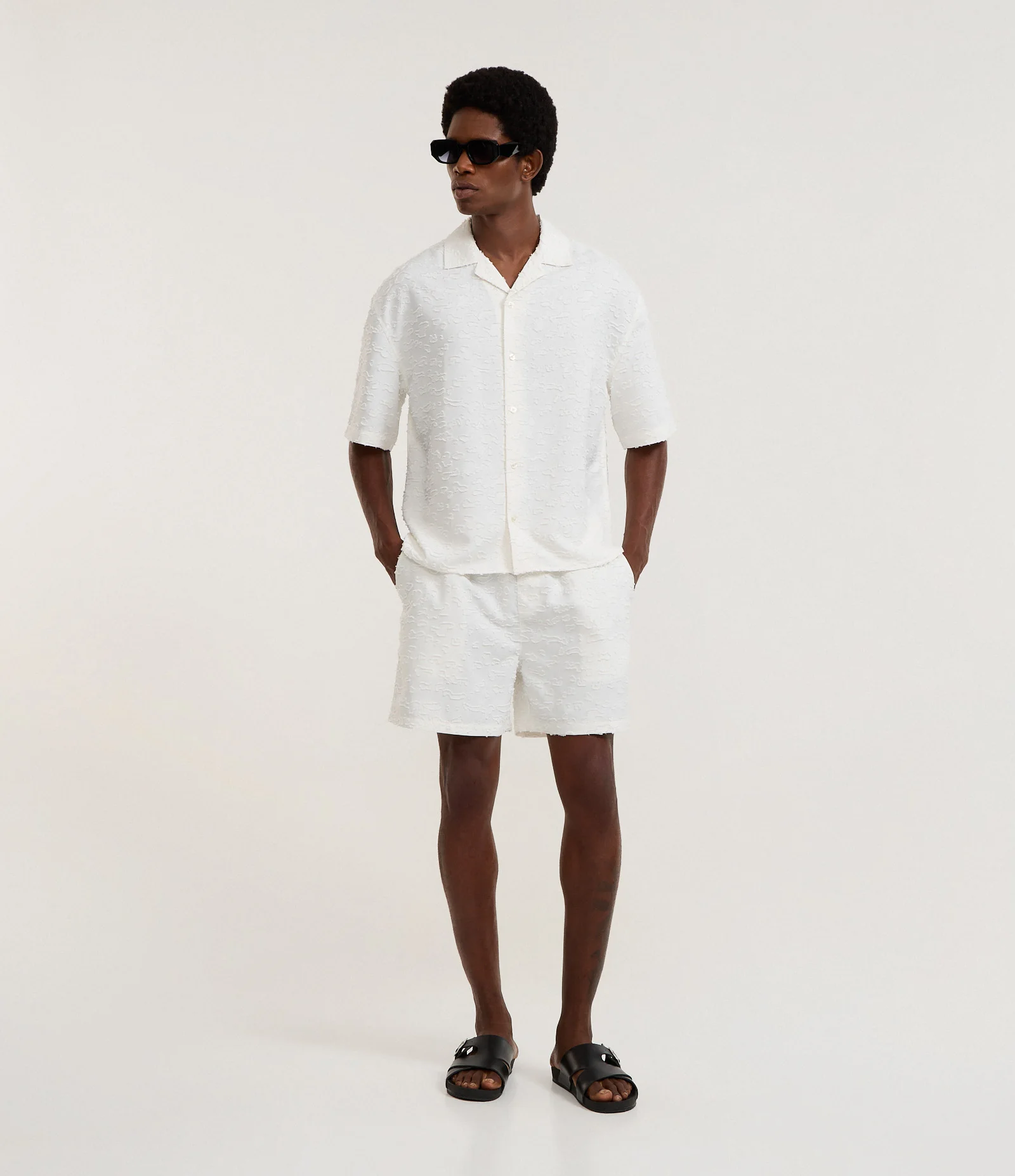 Camisa Boxy com Textura Devoré e Detalhes Navalhados Branco 4