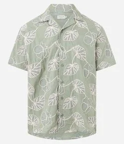 Camisa Comfort em Algodão com Bordado em Folhas