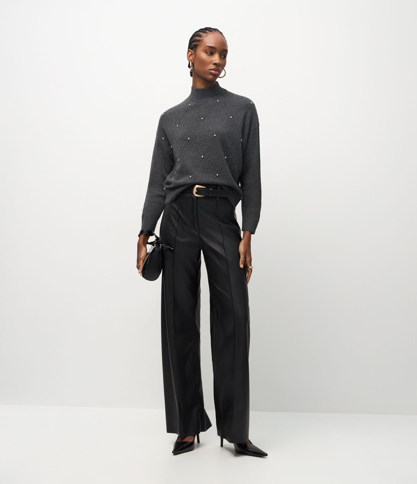 Suéter em Tricô com Golinha Média e Aplicação de Bolinhas Cinza 2