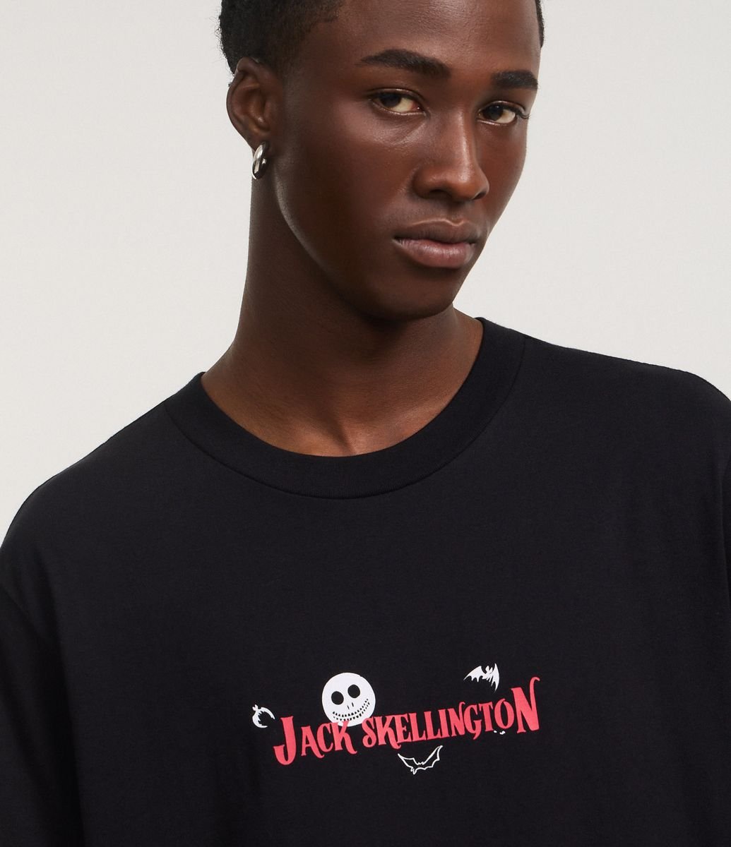 Camiseta Comfort em Algodão com Estampa Jack Skellington Preto