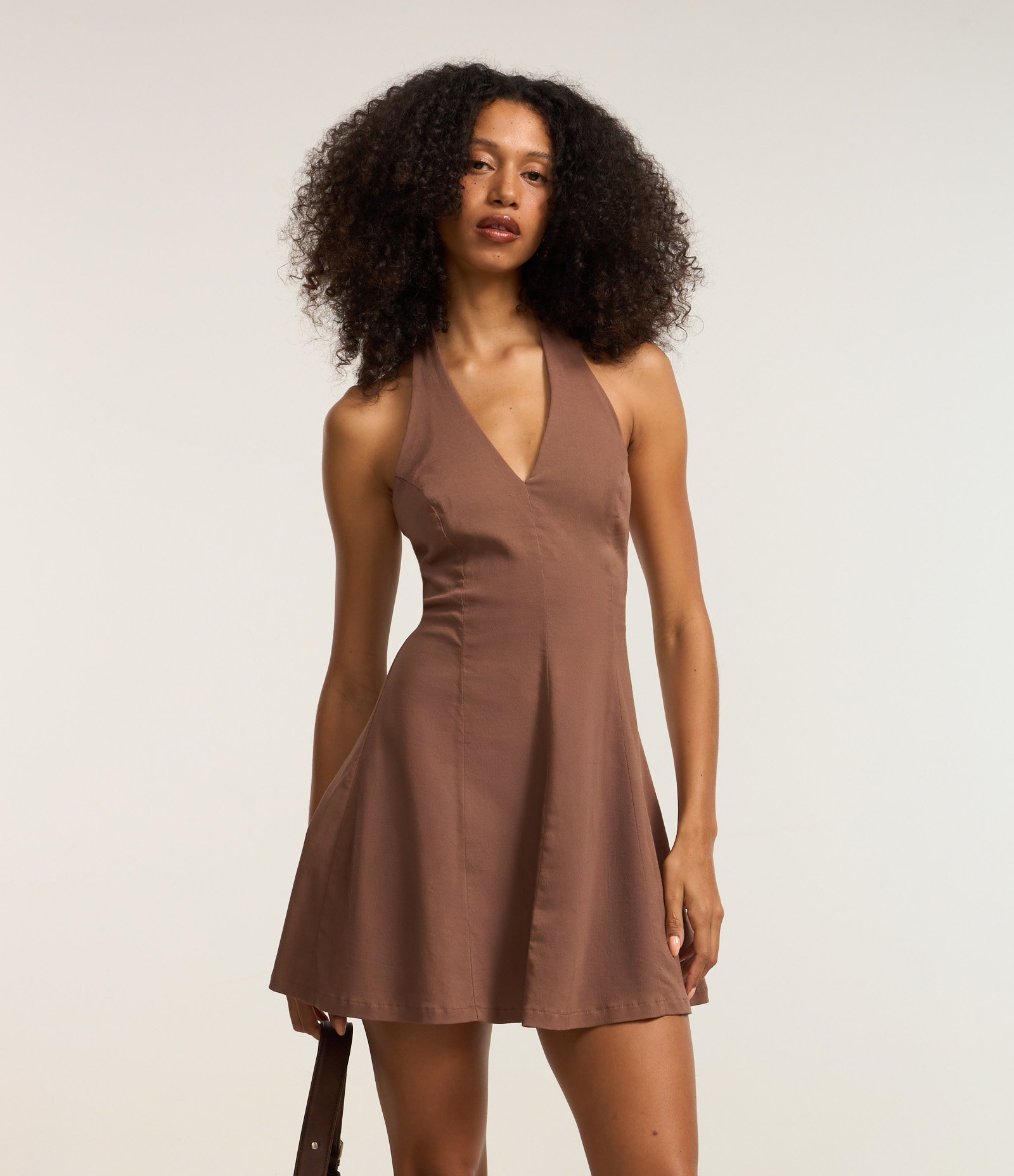 Vestido Curto em Alfaiataria Frente Única Marrom 1