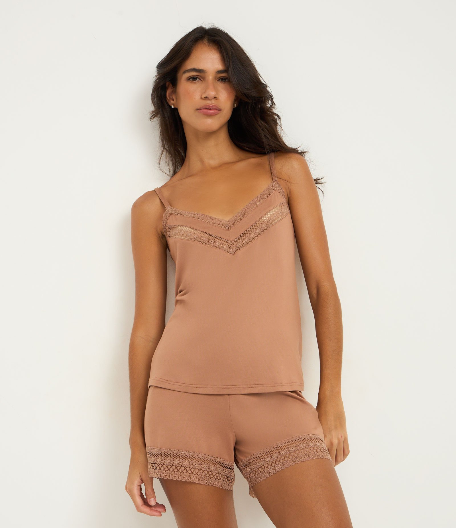 Pijama Short Doll com Alcinha e Detalhe em Renda Bege 1