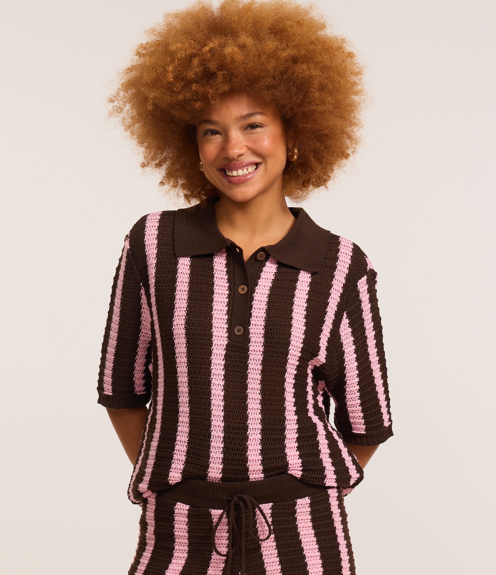 Blusa em Tricô com Gola Polo e Listras Verticais Marrom/Rosa 3