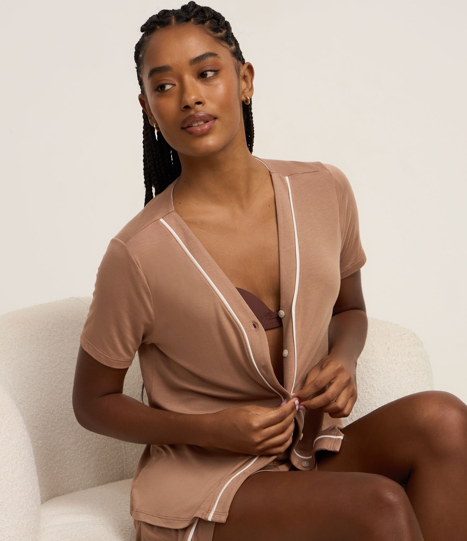 Pijama Short Doll em Viscose com Viés Contrastante Marrom 4