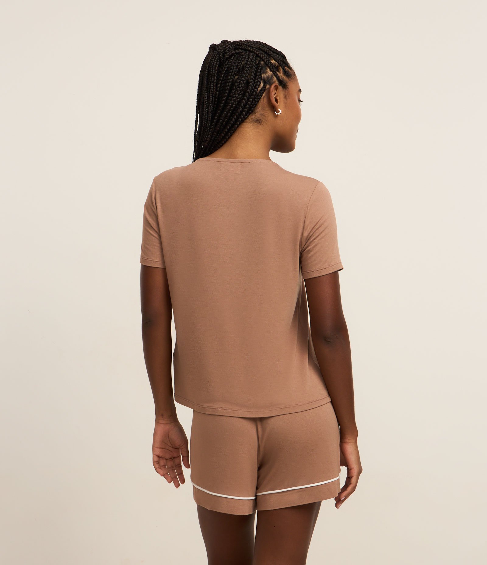 Pijama Short Doll em Viscose com Viés Contrastante Marrom 5
