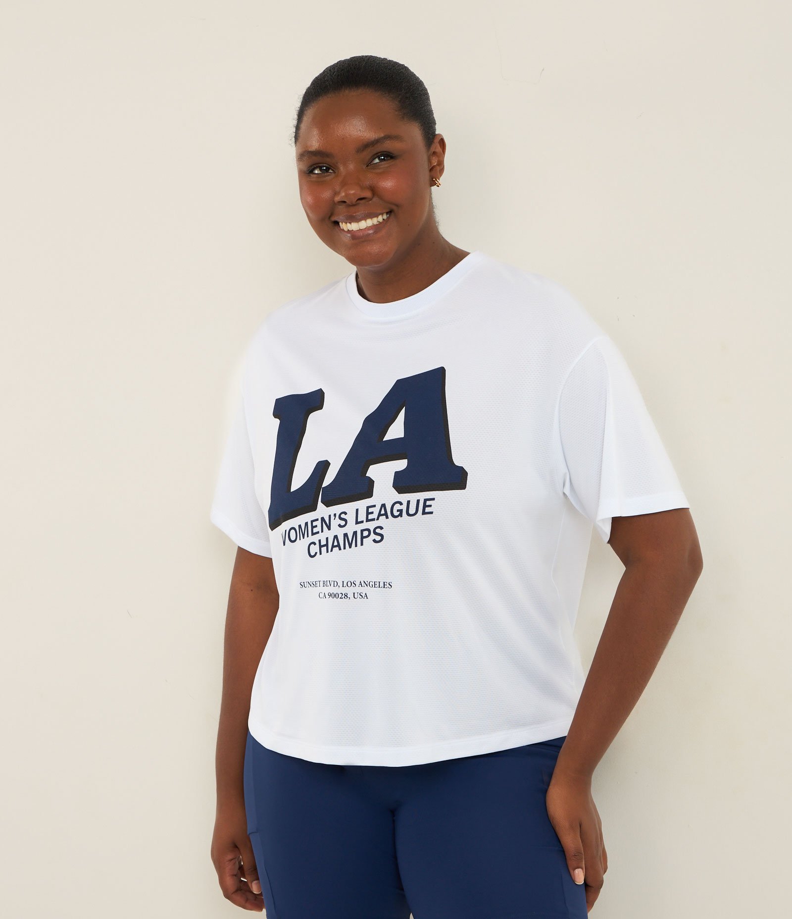 Camiseta Oversized Esportiva LA Curve & Plus Size Branco 1