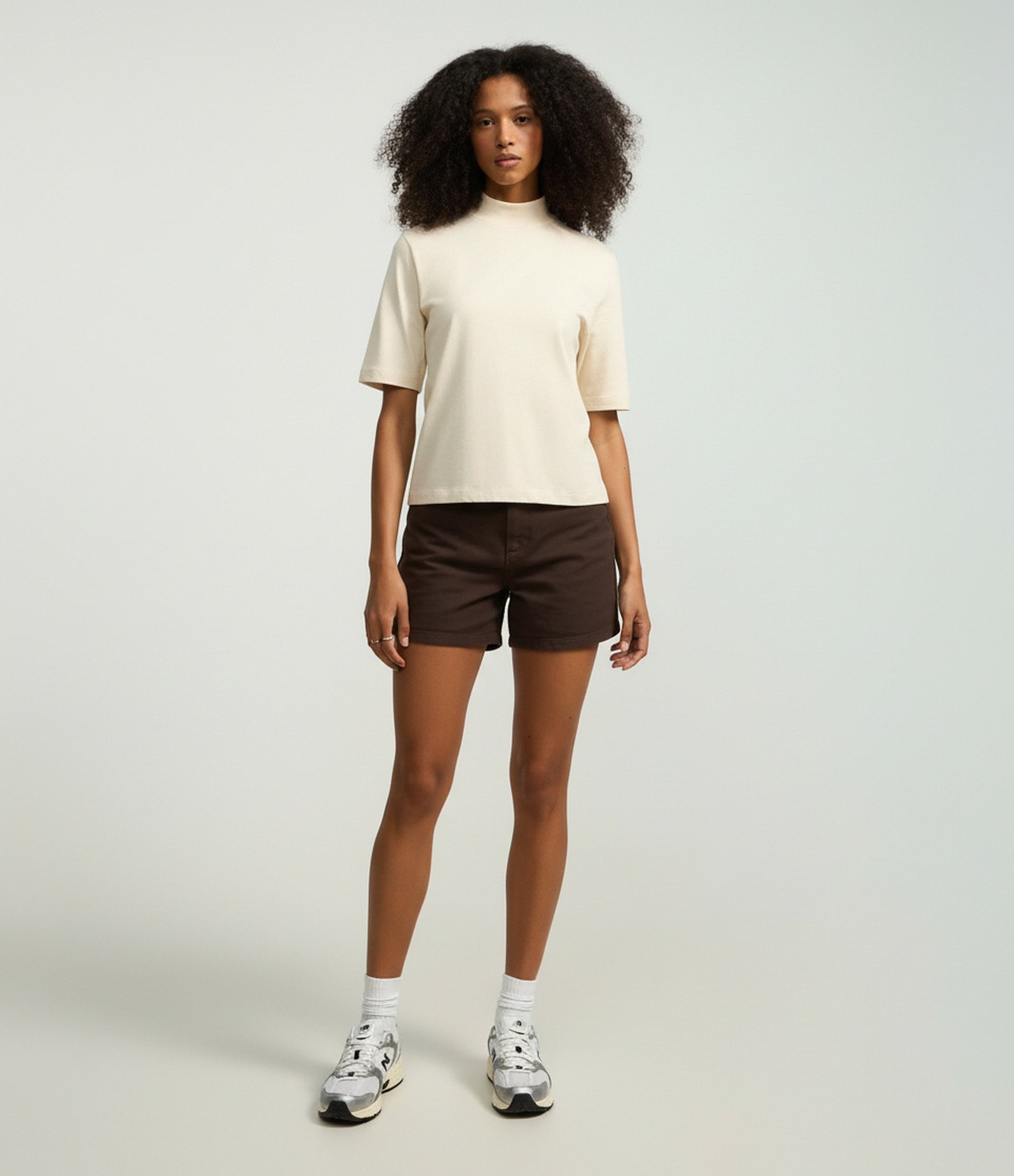 Camiseta em Algodão com Golinha Bege 4