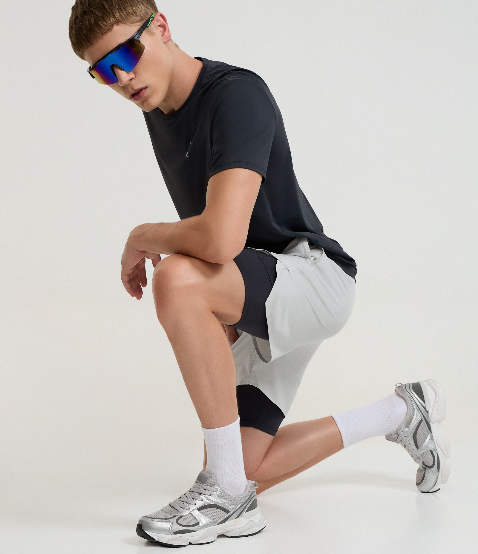 Bermuda Esportiva com Short de Compressão e Estampa lettering Cinza 3