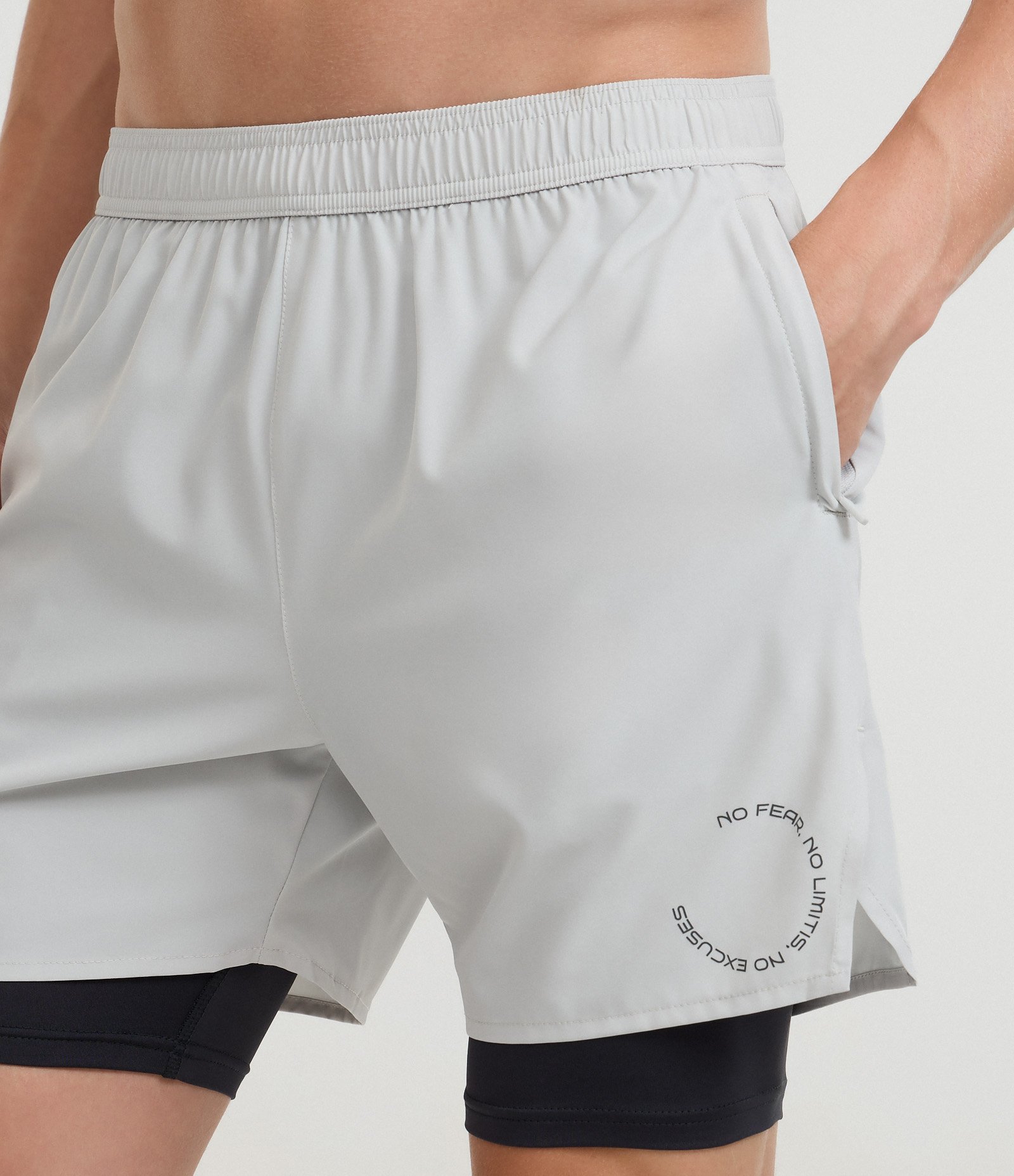 Bermuda Esportiva com Short de Compressão e Estampa lettering Cinza 4