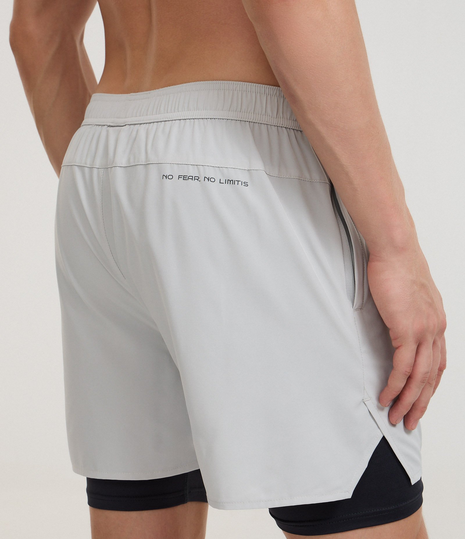 Bermuda Esportiva com Short de Compressão e Estampa lettering Cinza 6