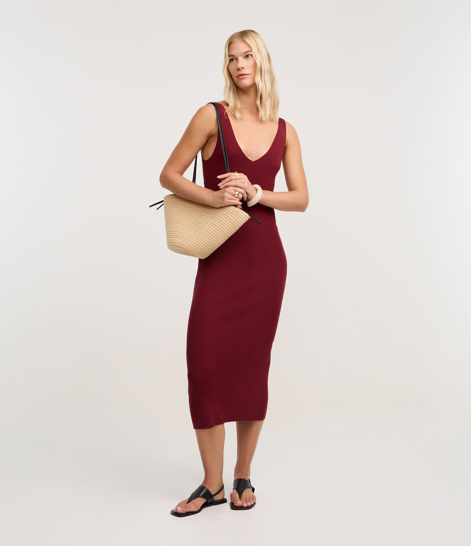 Vestido Midi em Tricô Texturizado com Decote V Bordô 2