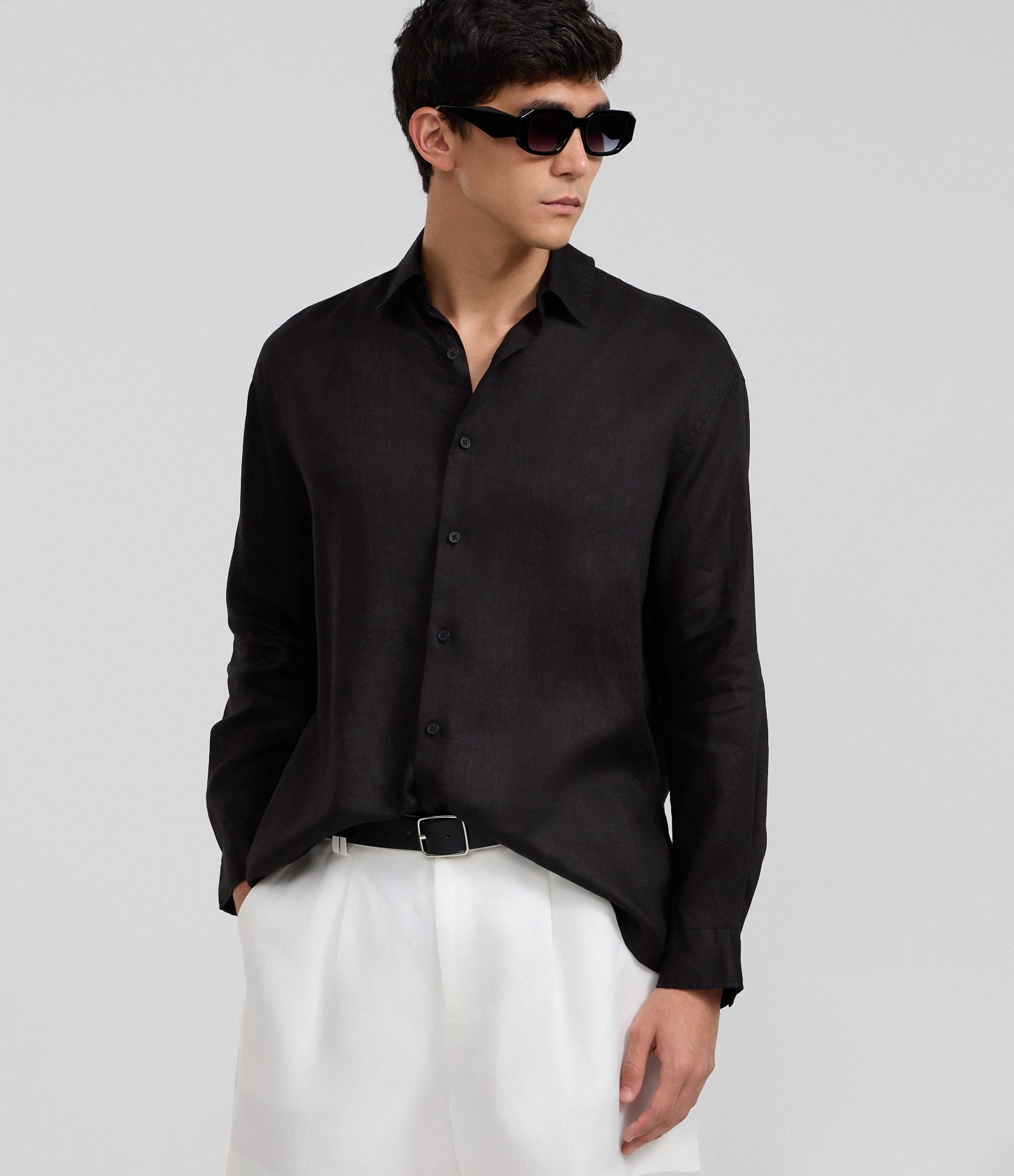 Camisa Relaxed em Cambraia de Linho Puro Preto 2