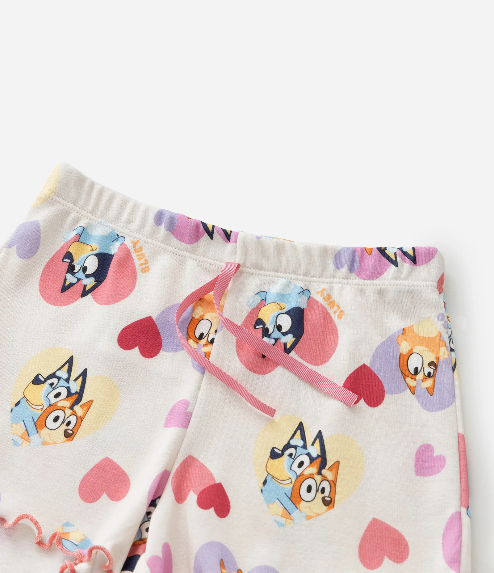 Pijama Infantil com Estampa Bluey e Bingo com Corações - Tam 3 a 8 Anos Off White 11