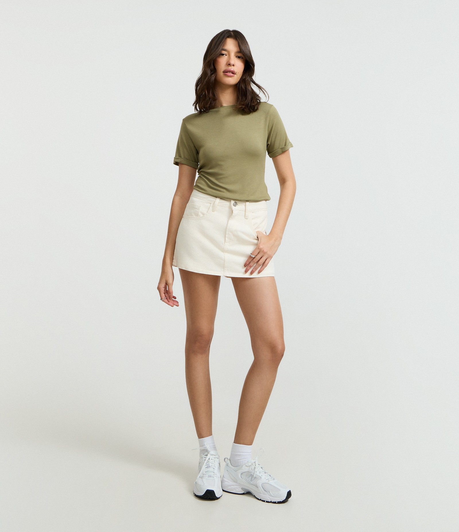 Blusa Básica em Viscose com Manga Dobrada Verde 2