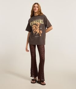 Calça Flare em Renda Floral