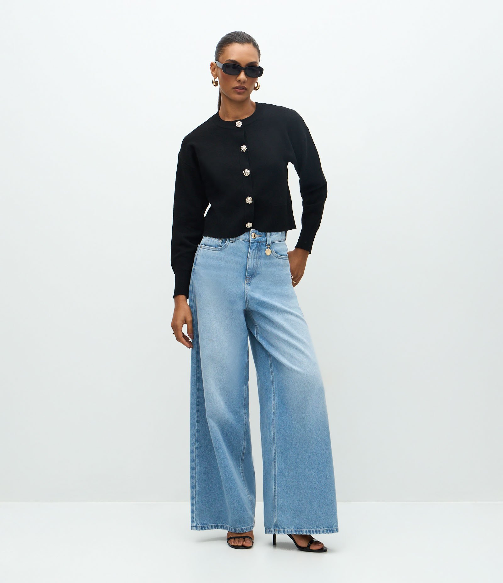 Cardigan em Efeito Tricô com Botões Florais Preto 2