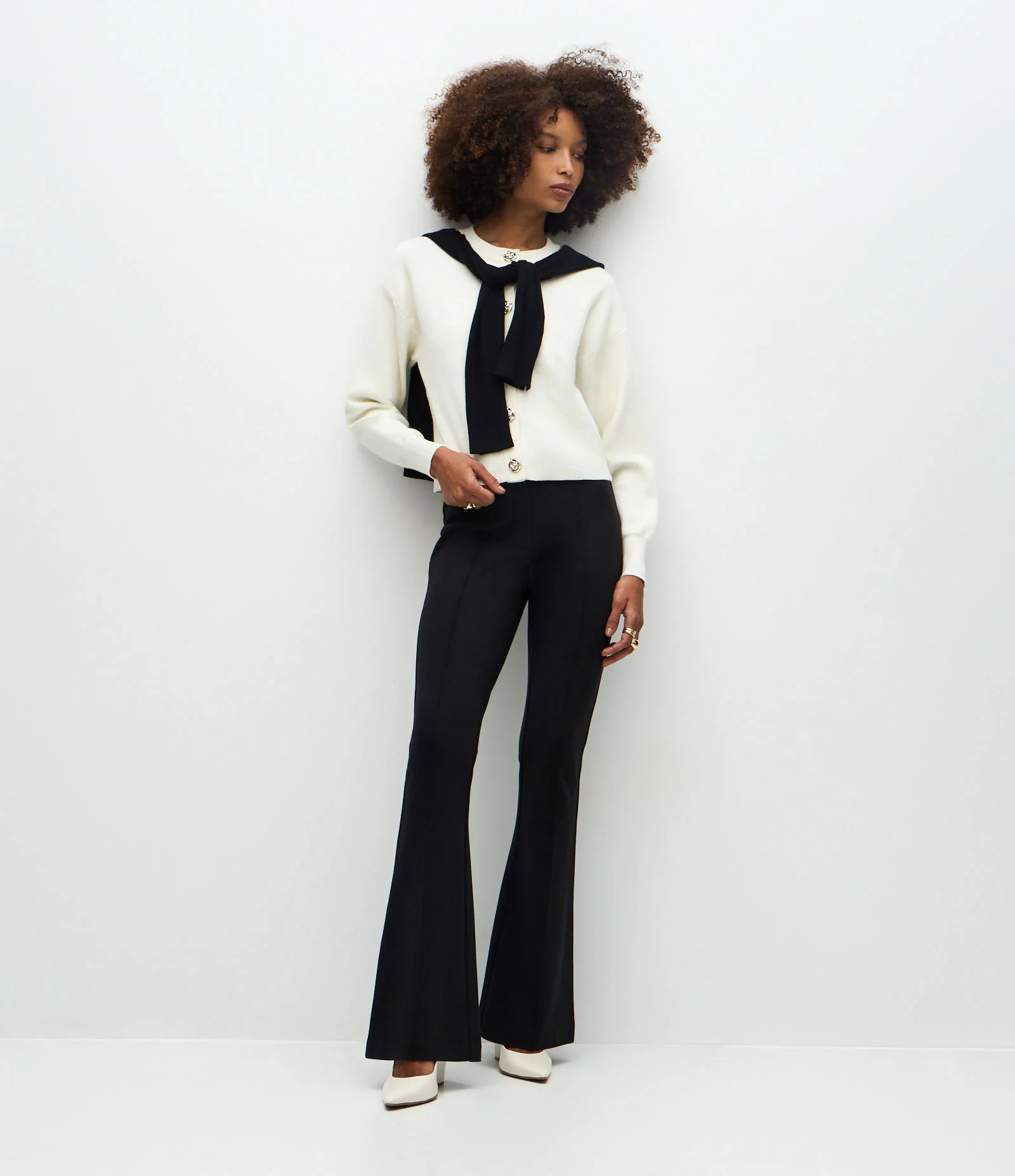 Cardigan em Efeito Tricô com Botões Florais Off White 2