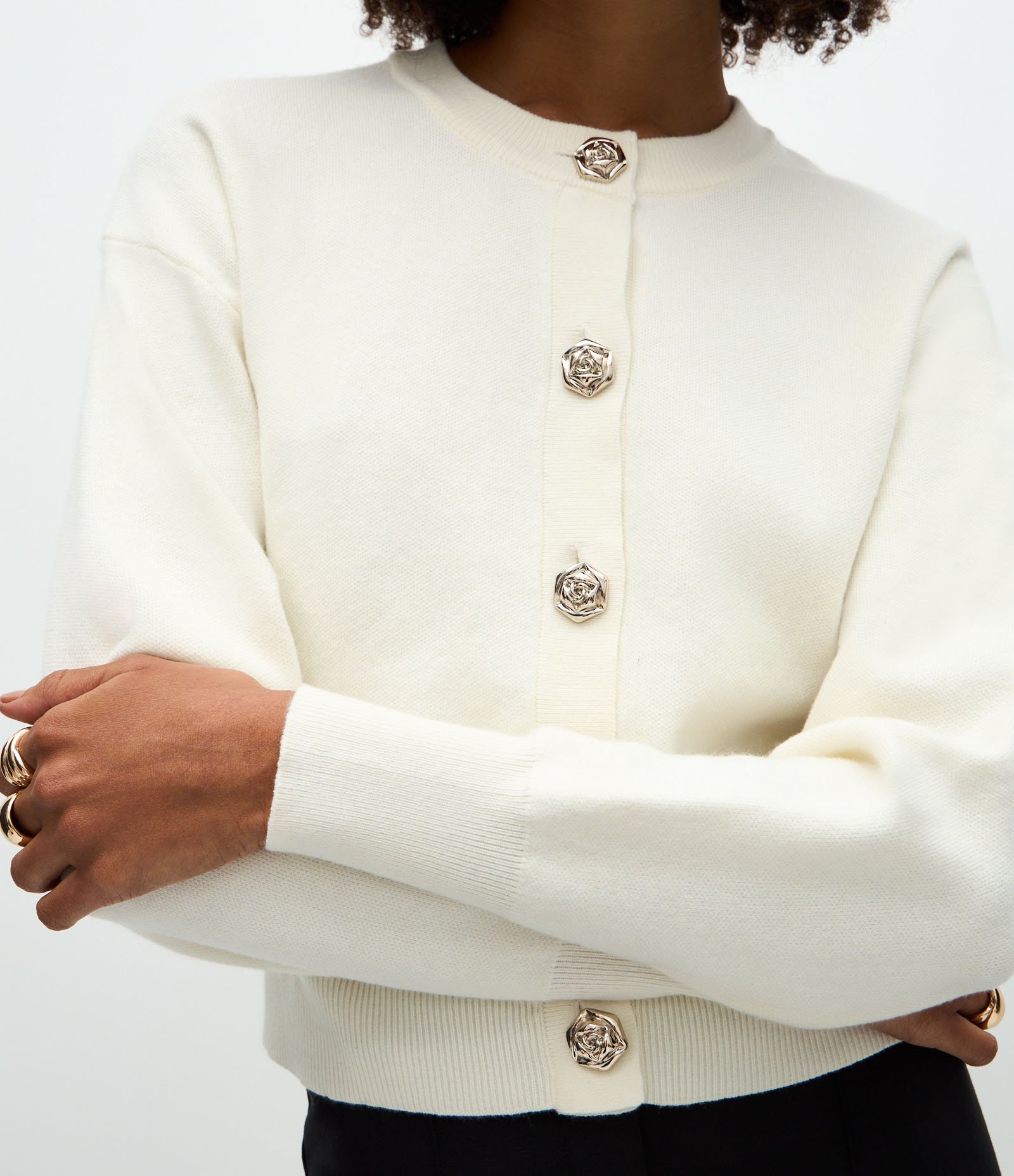 Cardigan em Efeito Tricô com Botões Florais Off White 3