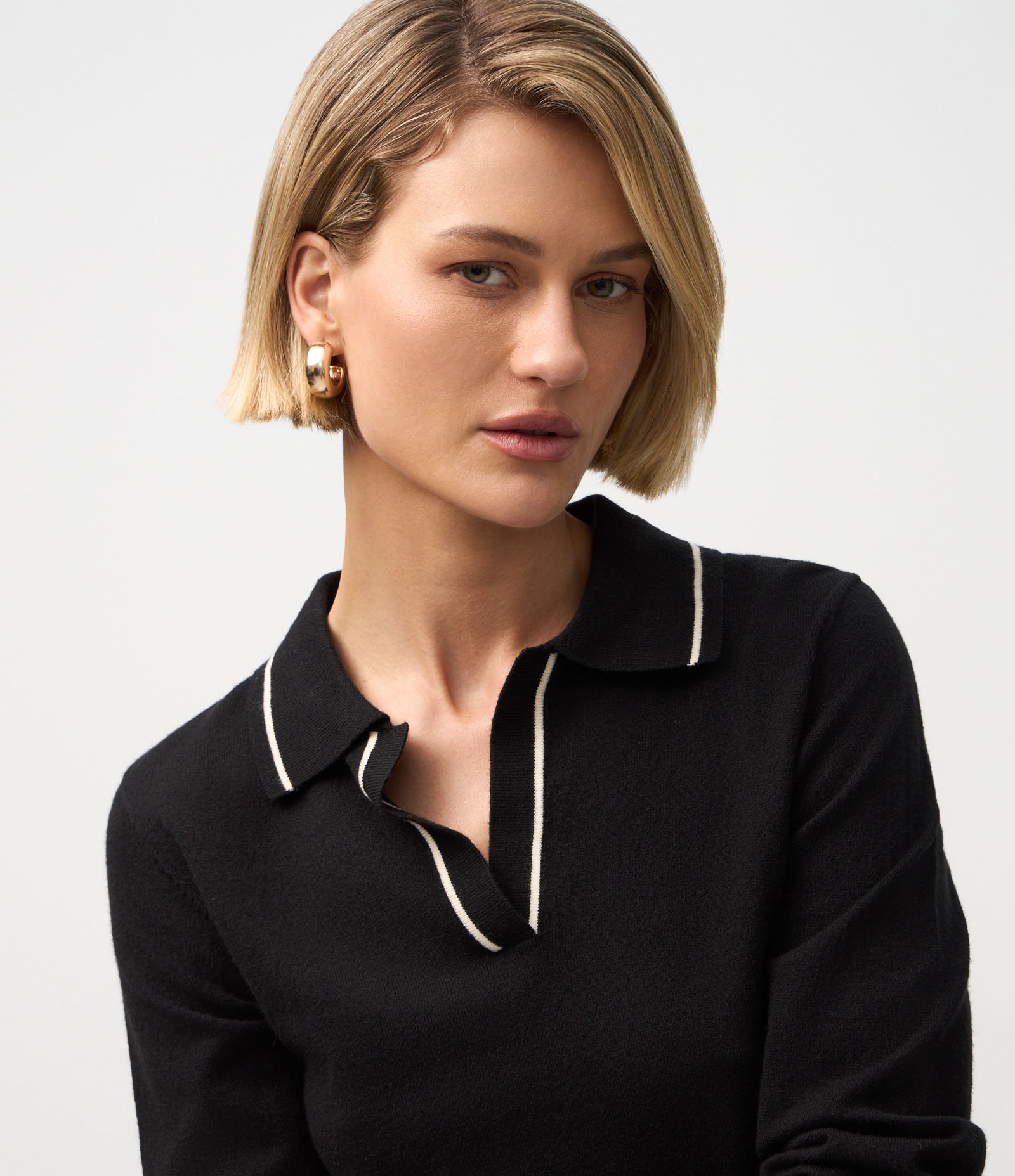 Blusa Polo em Tricô com Manga Longa e Viés Contrastantes Preto 3