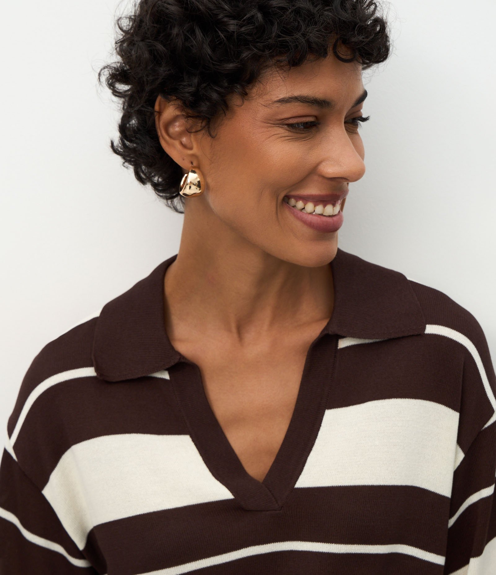 Blusa em Tricô com Gola Polo e Estampa Listrada Branco/Marrom 4