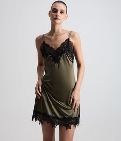 Camisola em Microfibra com Detalhes Rendados