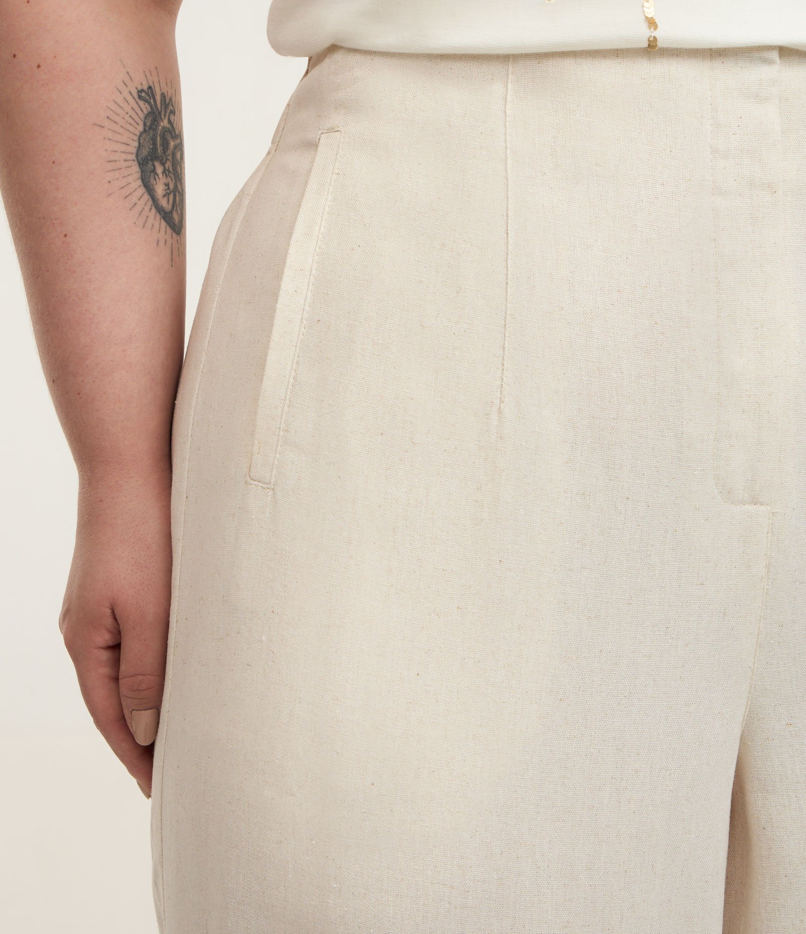 Calça Wide Leg Alfaiataria em Viscolinho Curve & Plus Size Off White 3