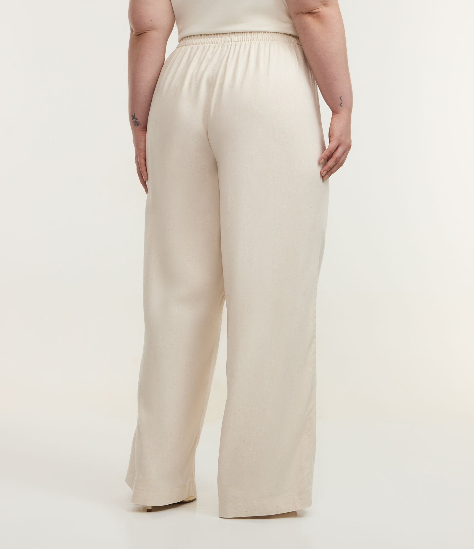 Calça Wide Leg Alfaiataria em Viscolinho Curve & Plus Size Off White 4