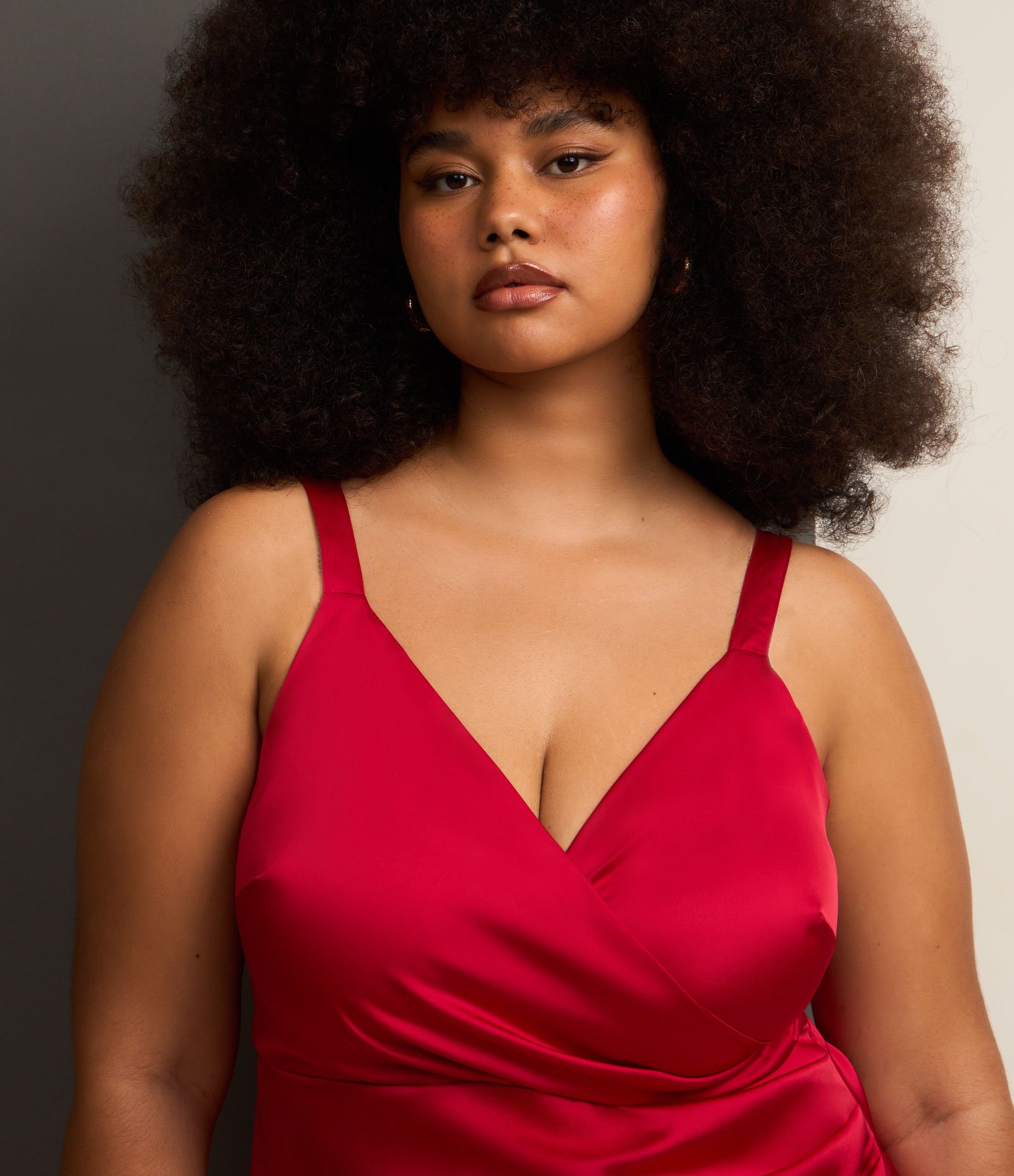 Vestido Longo em Crepe Acetinado com Transpasse Curve & Plus Size Vermelho 4