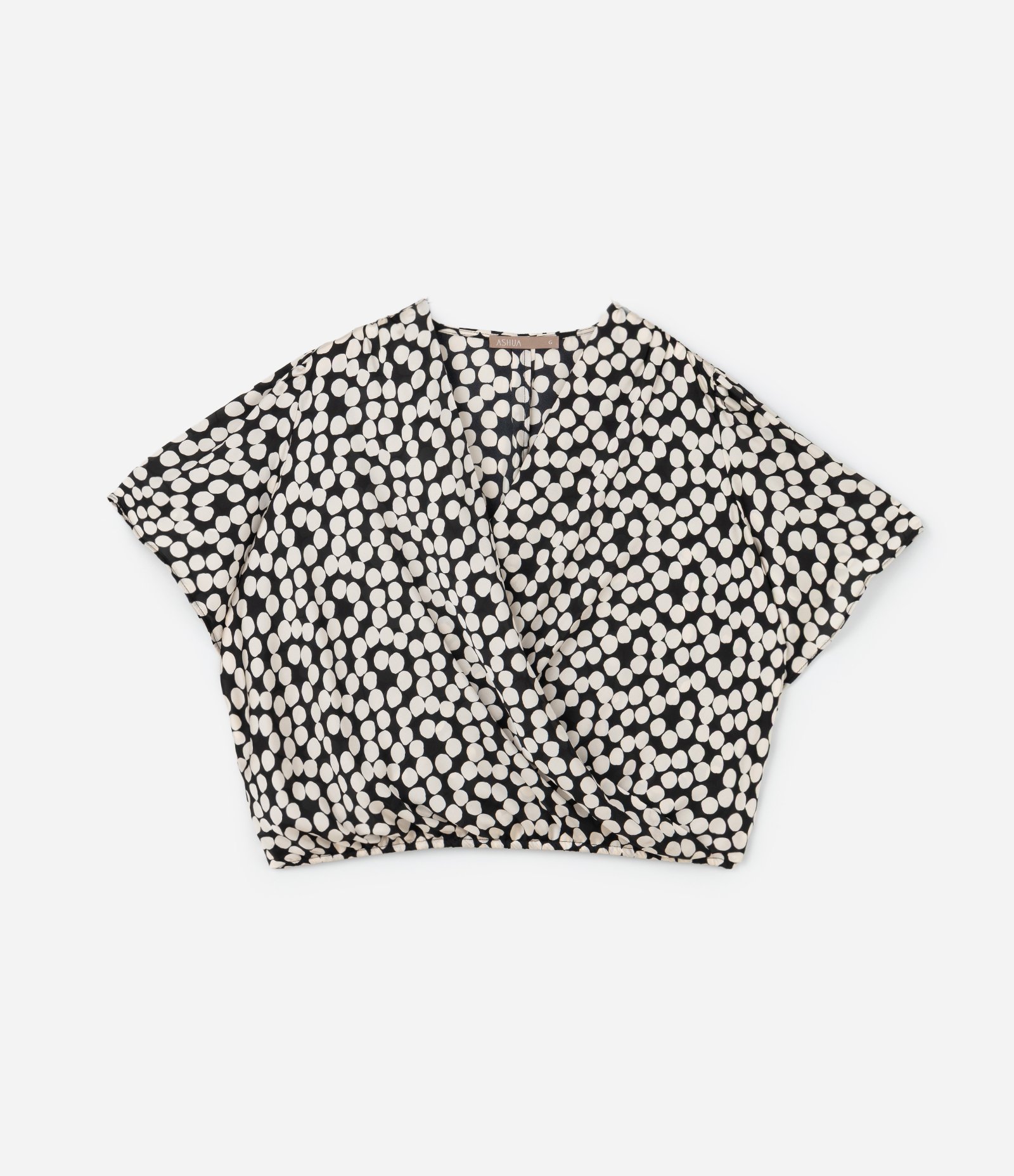 Blusa em Crepe Poá Acetinado com Manga Sino Curve & Plus Size Preto 3