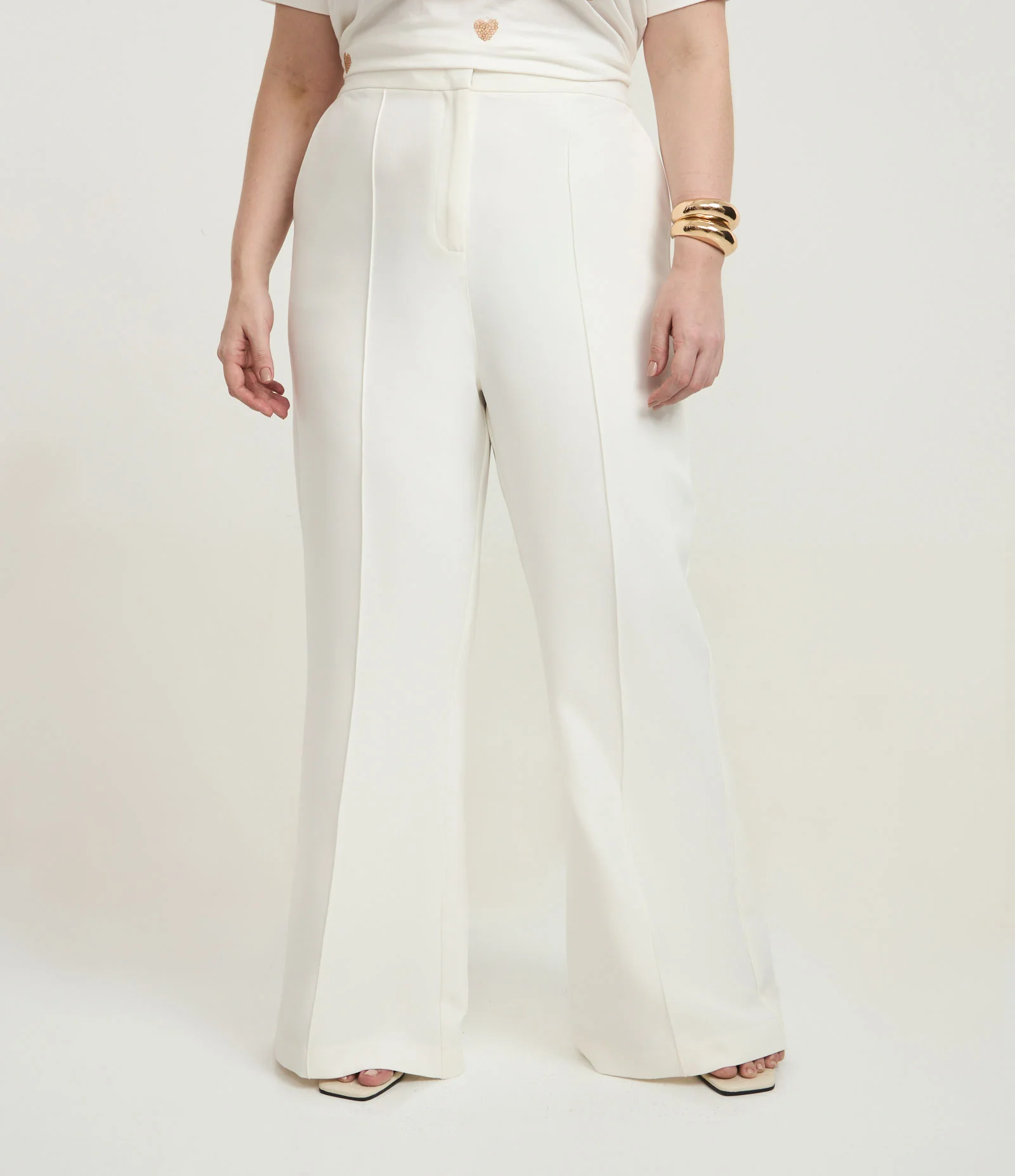 Calça Flare Alfaiataria Curve & Plus Size Branco 2