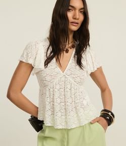 Blusa em Renda com Manga Bufante e Barra Franzida