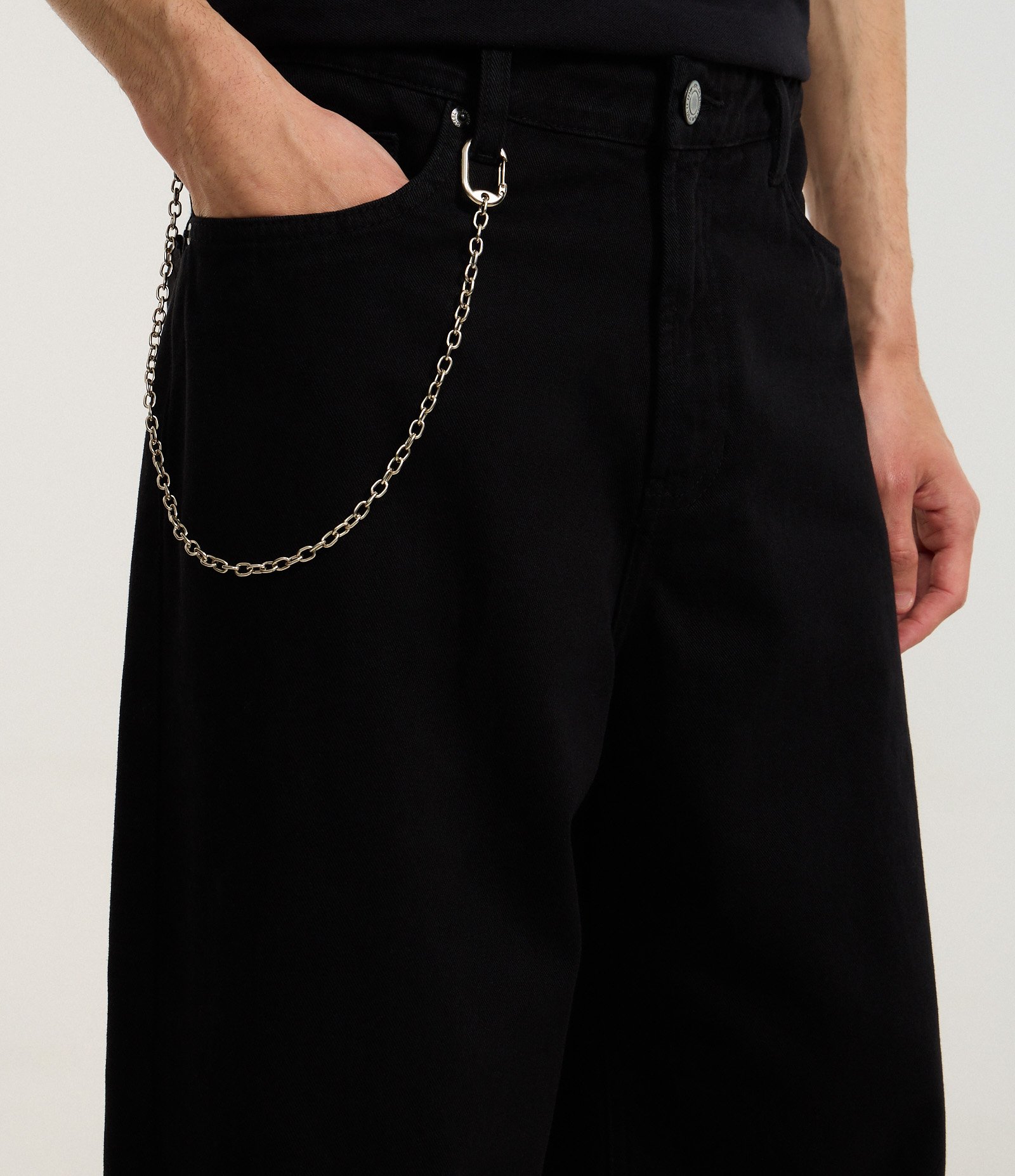 Calça Super Baggy em Sarja com Corrente no Passante Preto 3