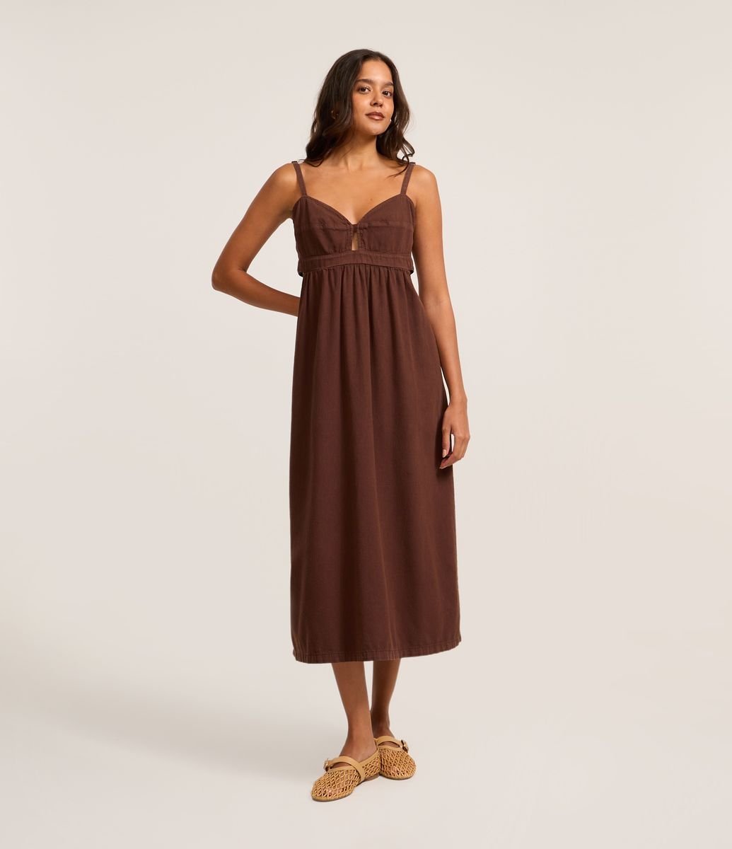 Vestido Midi em Sarja com Decote Coração e Vazados Marrom