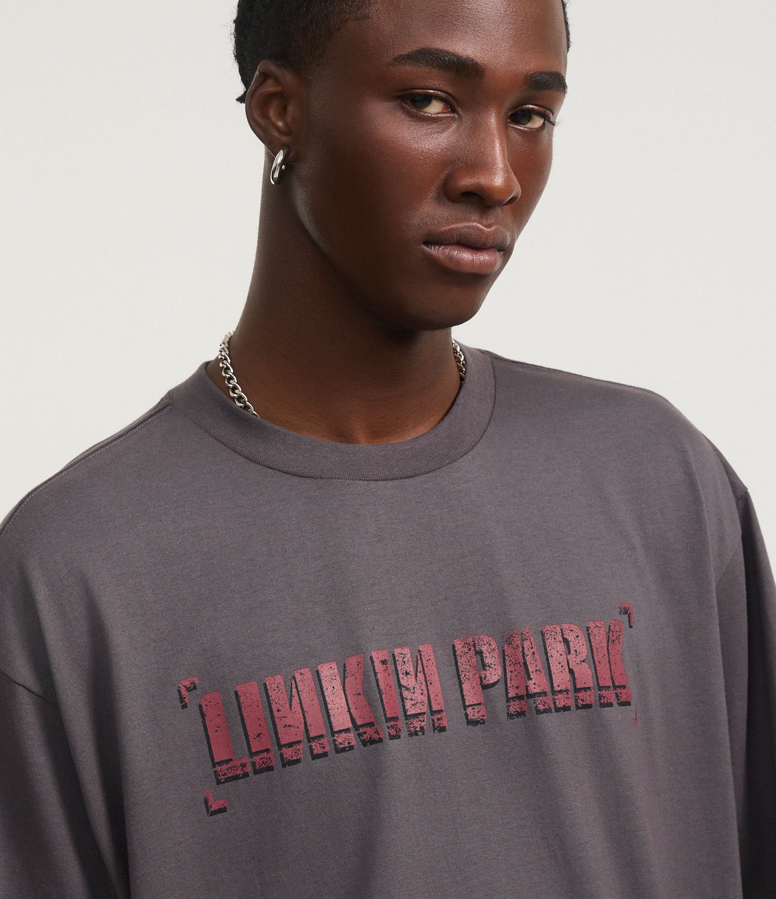 Camiseta Boxy em Algodão com Estampa Lettering Linkin Park Cinza 4