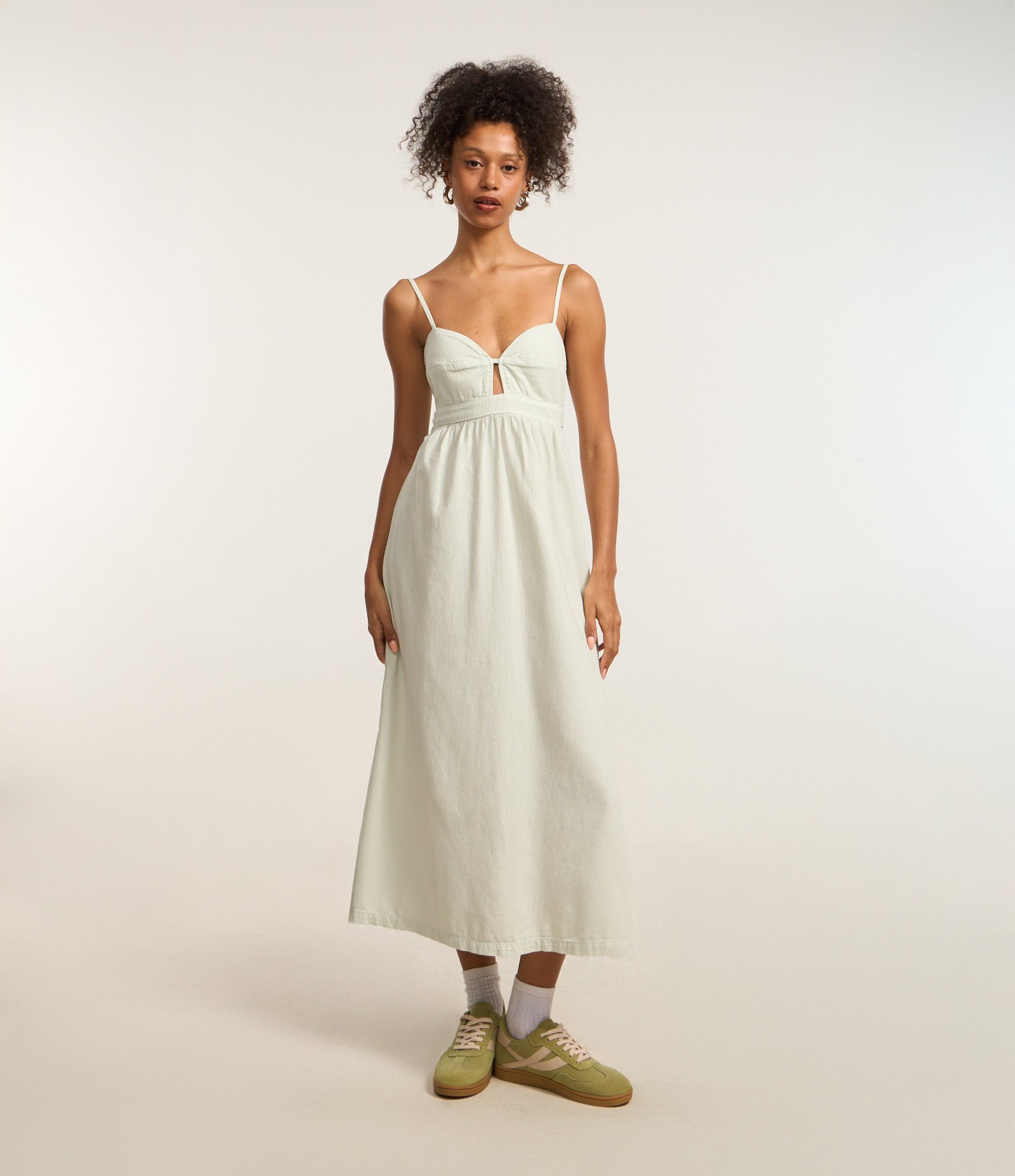 Vestido Midi em Jeans com Recortes e Alça Fina Cinza 1