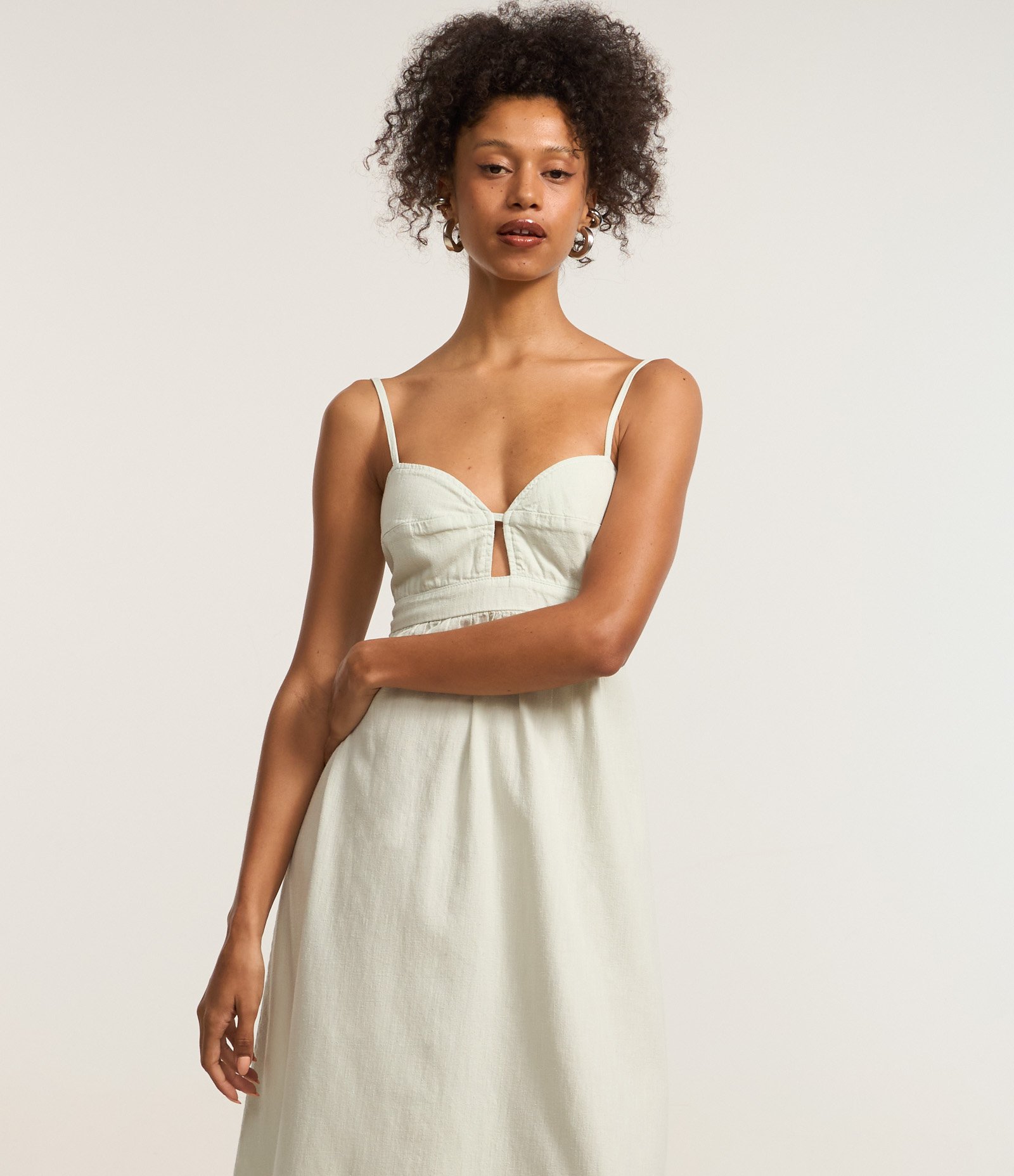 Vestido Midi em Jeans com Recortes e Alça Fina Cinza 2